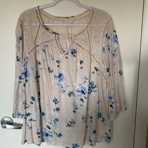 #136 Lucky Brand knit Boho top with lace bodice beige and blue 3/4 sleeve